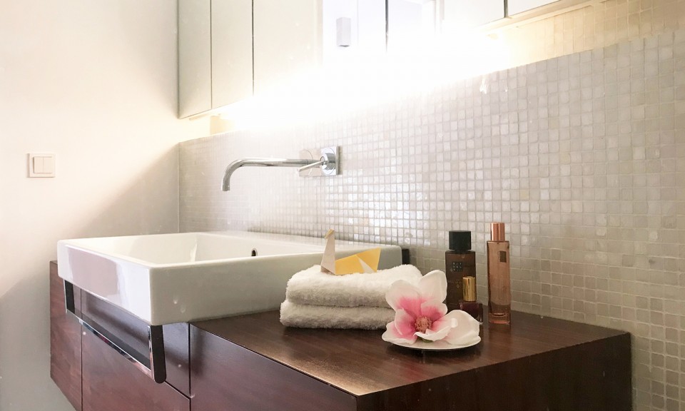 Mosaikfliesen bringen feinen Glanz  - das Bad wird eine sinnliche Oase für entspannende Momente.