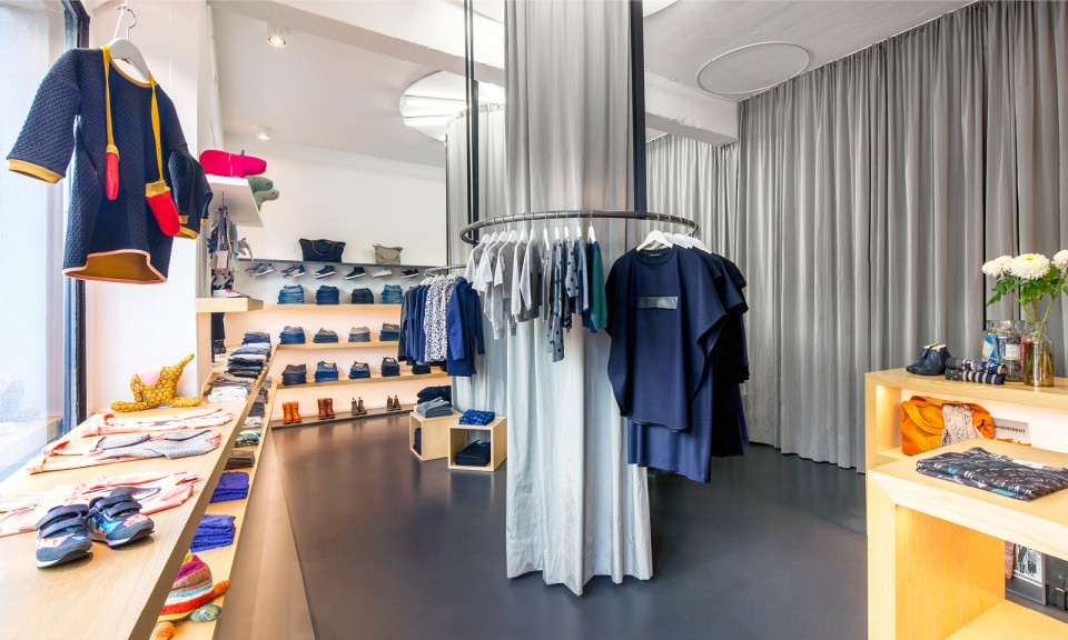 Raum Glück Freiheit entwickelt das Redesign des Münchener Fashion Stores von About Given title=